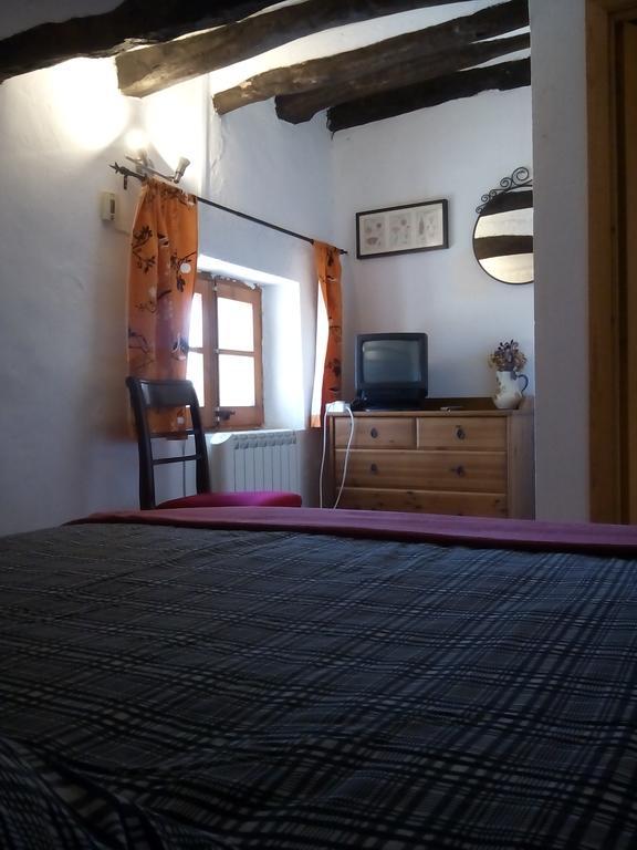 Rural Horizons On La Ruta Del Cister Hotel Fores ภายนอก รูปภาพ